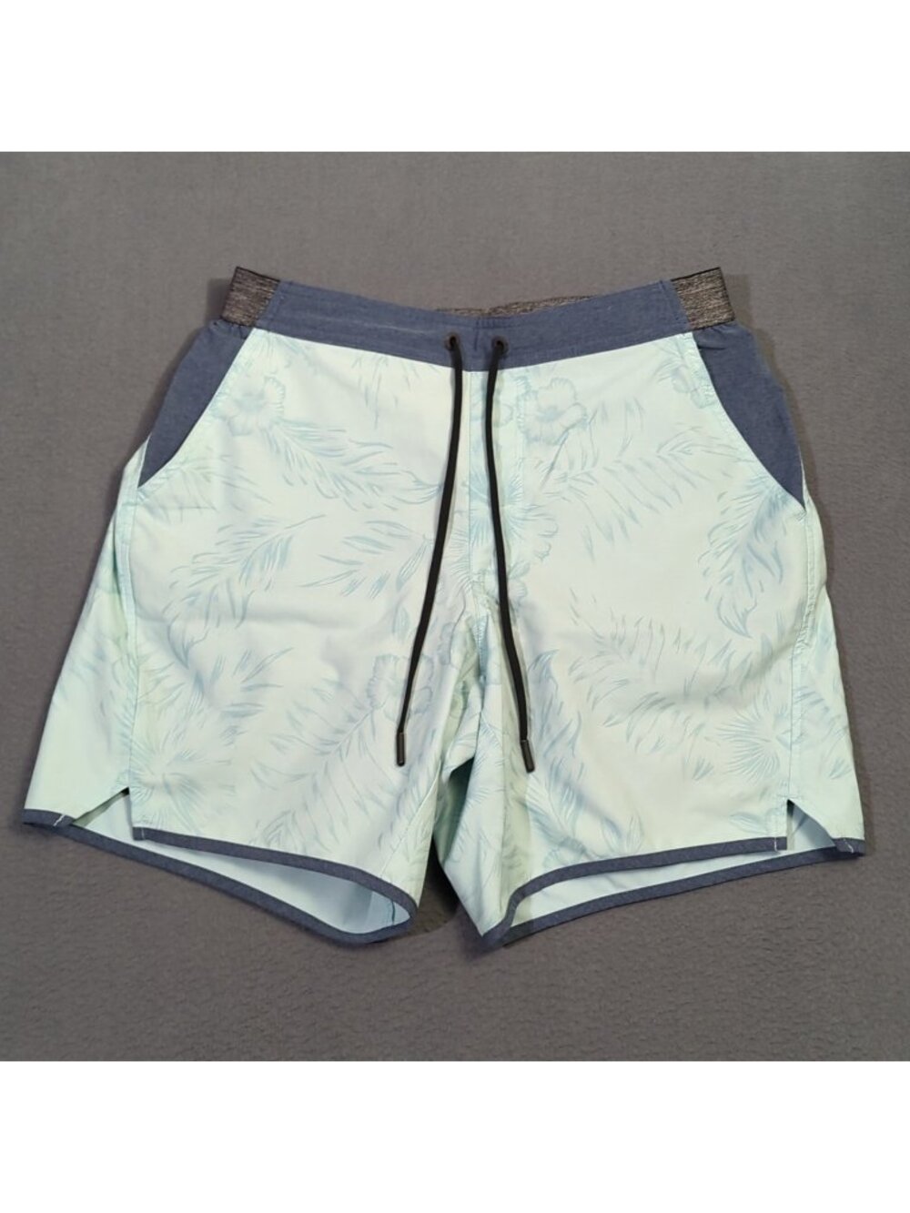 Chubbies Shorts Men's M Blue Free Flow Lined Drawstring Athletic Stretch